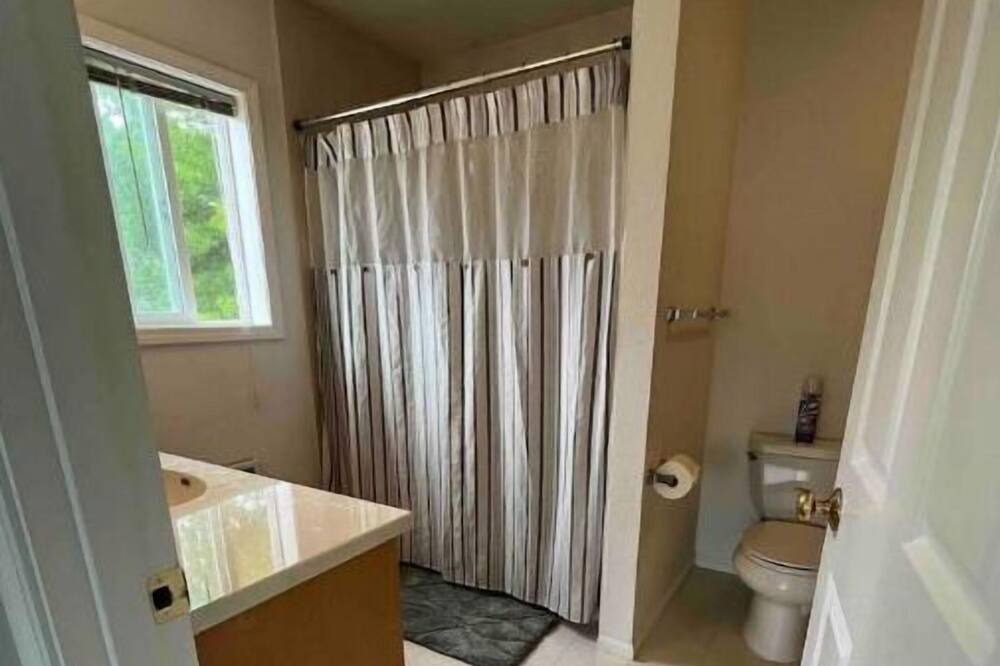 Photo of Bathroom in Cal Young