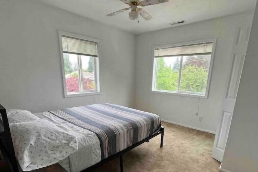 Photo of Bedroom in Cal Young