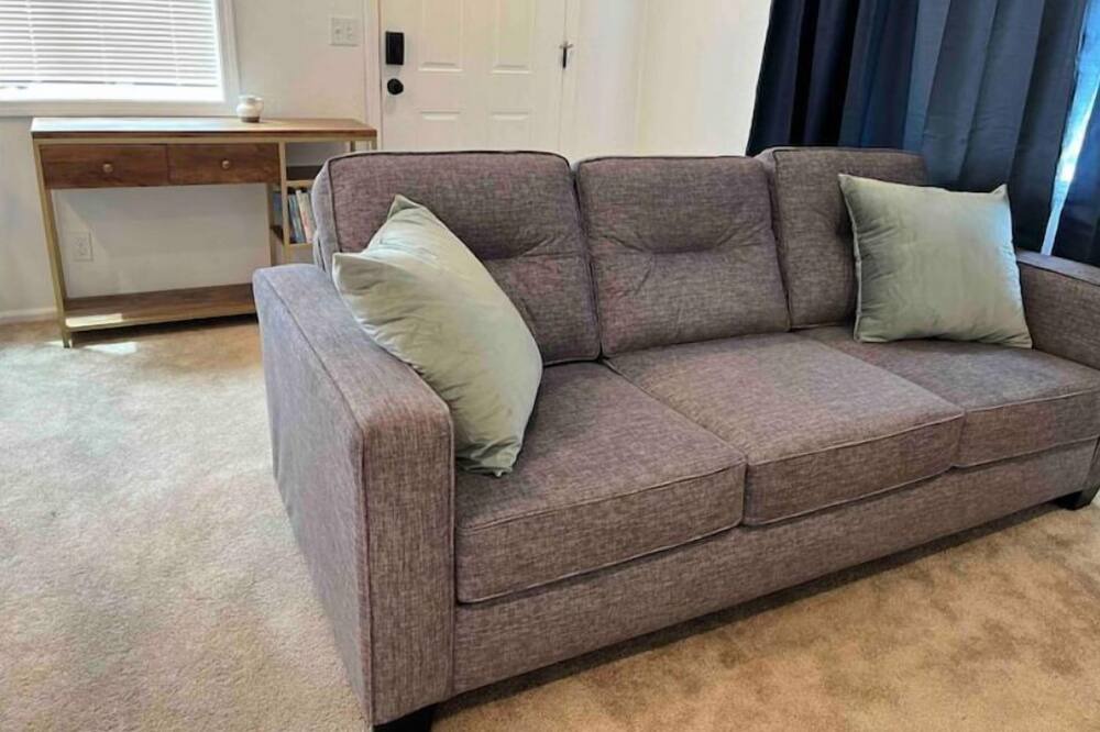 Photo of Livingroom in Cal Young