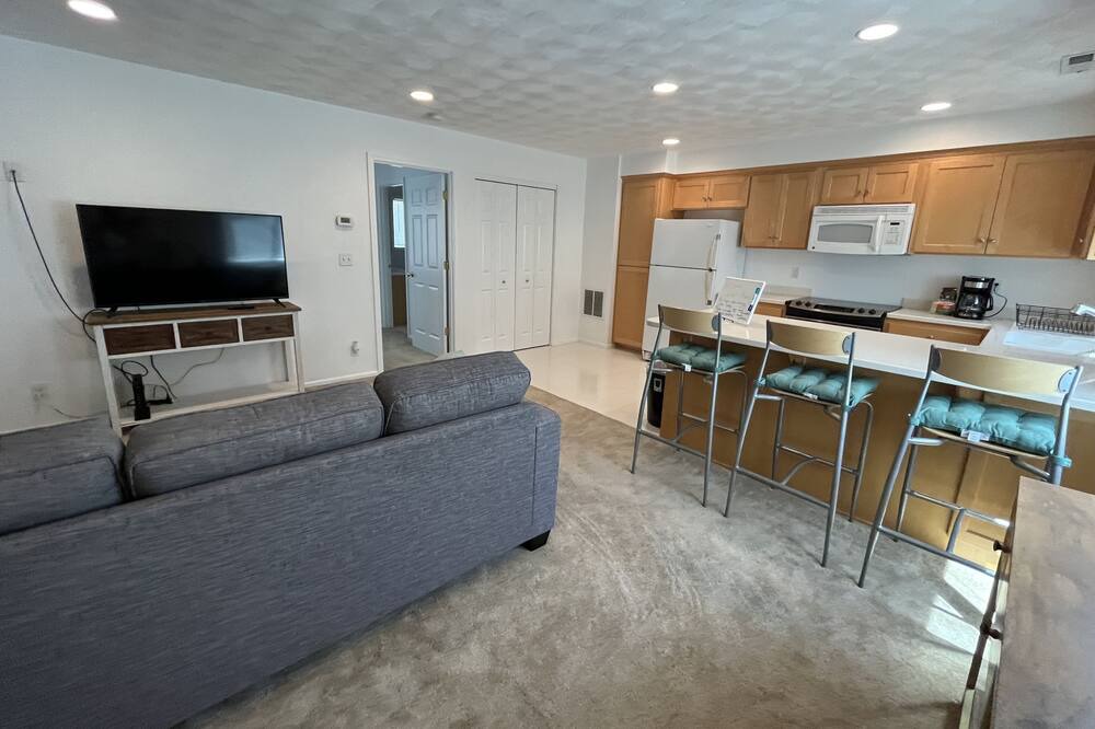 Photo of Livingroom in Cal Young