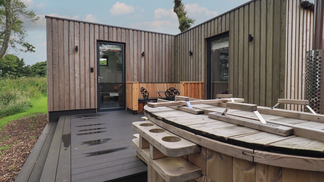 Photo of Others in Hutton