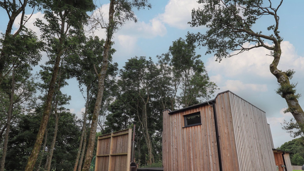 Photo of Others in Hutton