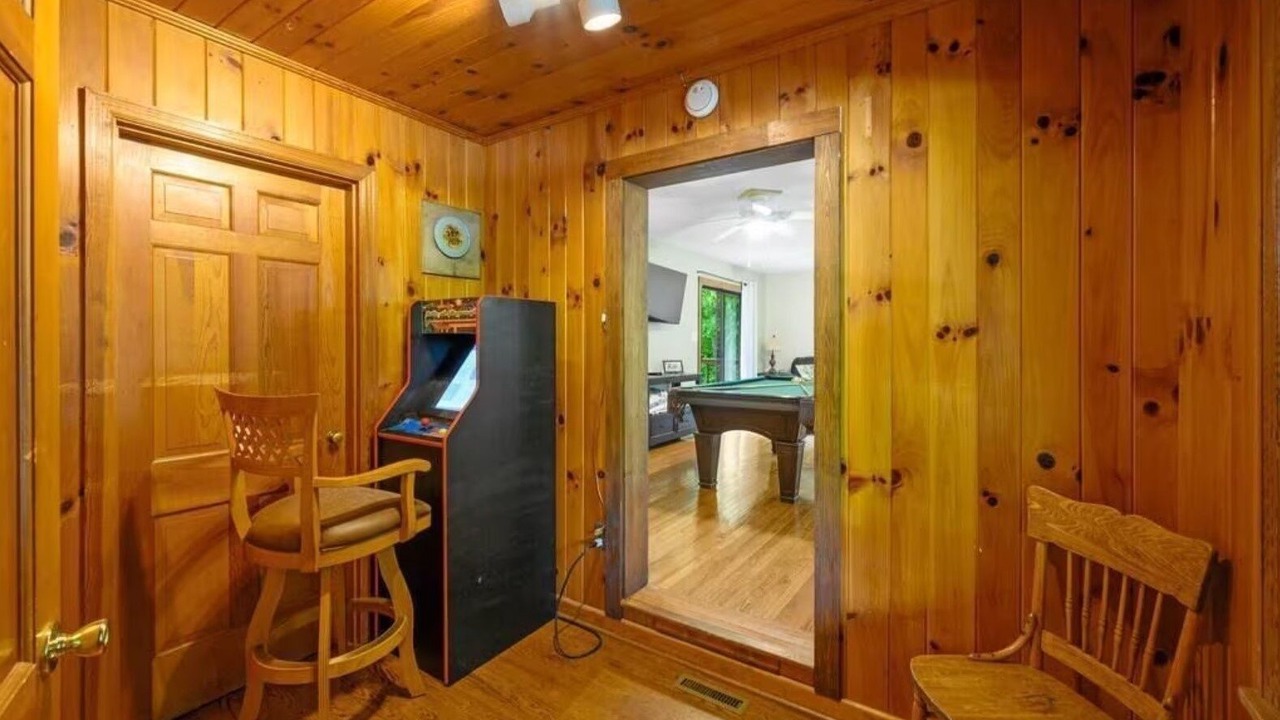 Photo of Bedroom in Wears Valley