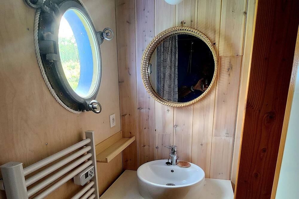 Photo of Bathroom in Labastide-d'Anjou