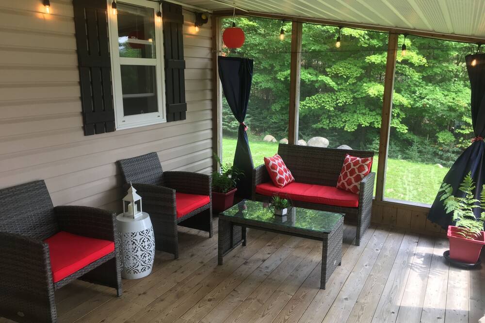 Photo of Patio Balcony in Unorganized North East Parry Sound