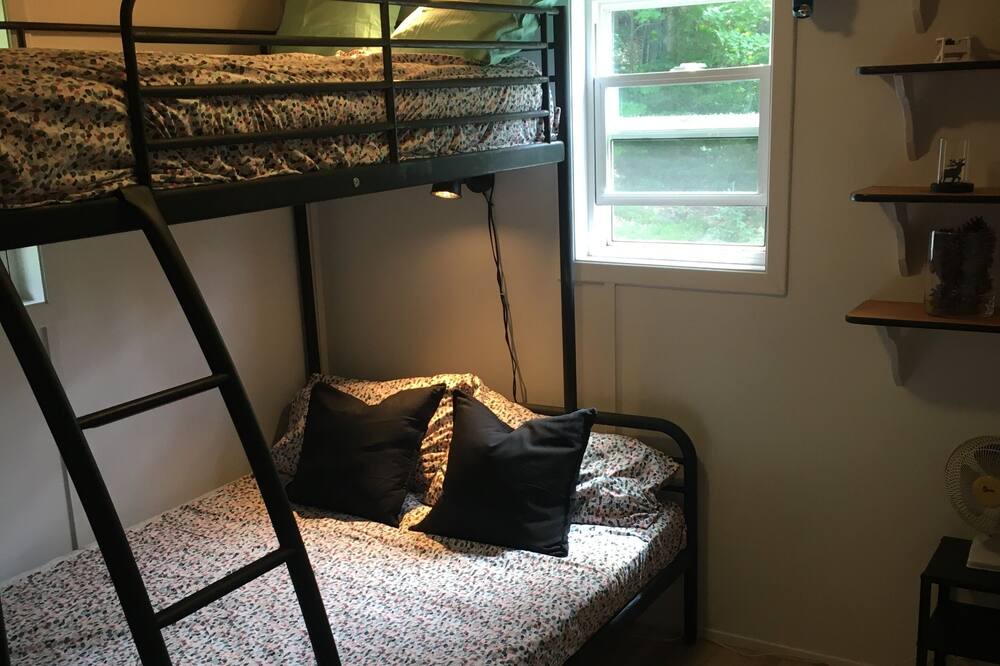 Photo of Bedroom in Unorganized North East Parry Sound