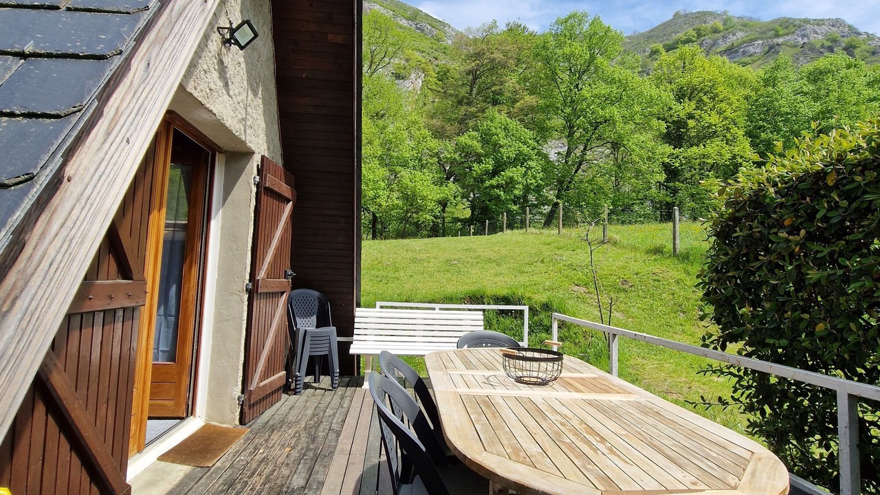 Photo of Outdoor in Campan