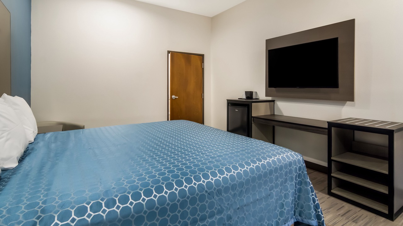 Photo of Bedroom in Forest Hill