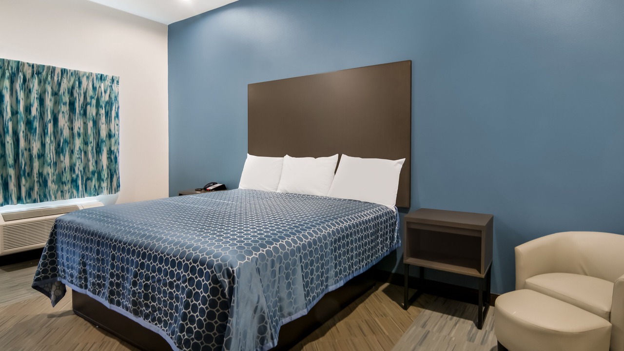 Photo of Bedroom in Forest Hill