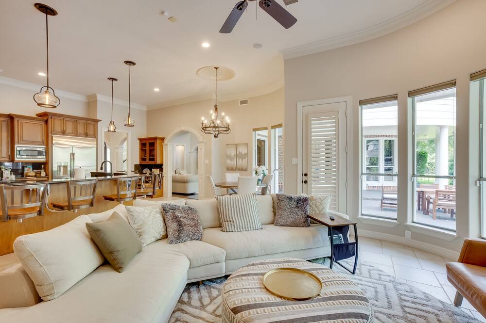 Photo of Livingroom in Tomball