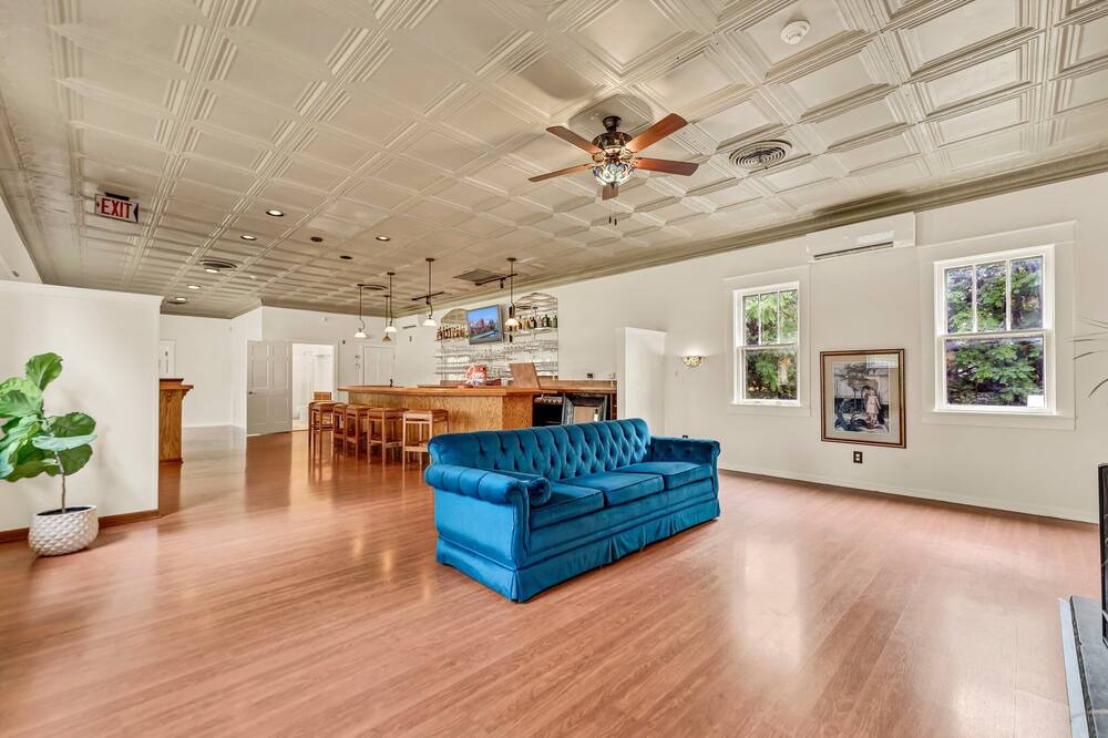 Photo of Livingroom in Youngstown