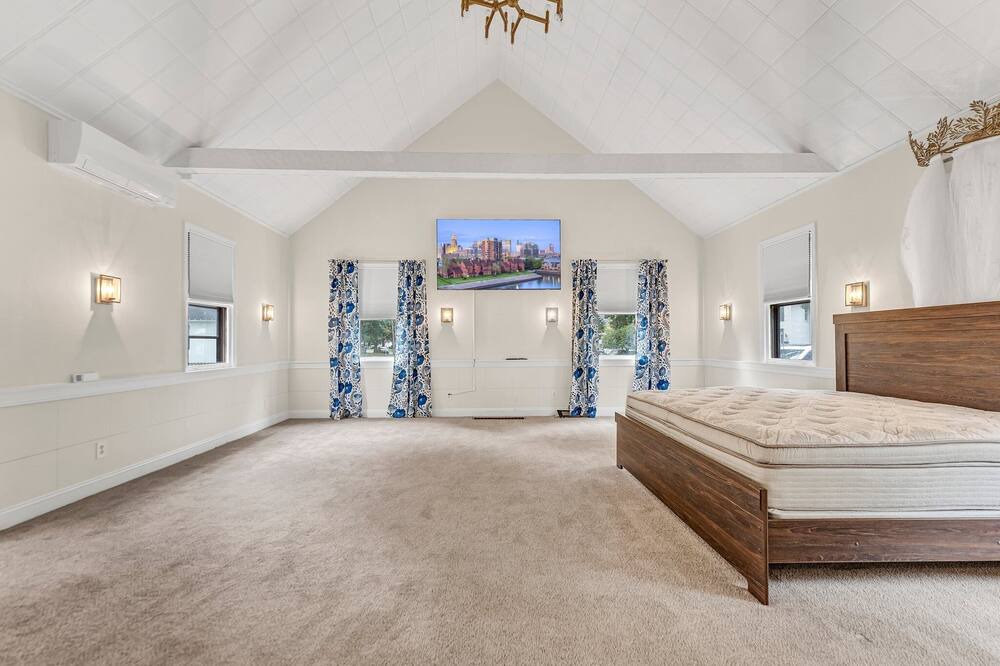 Photo of Bedroom in Youngstown