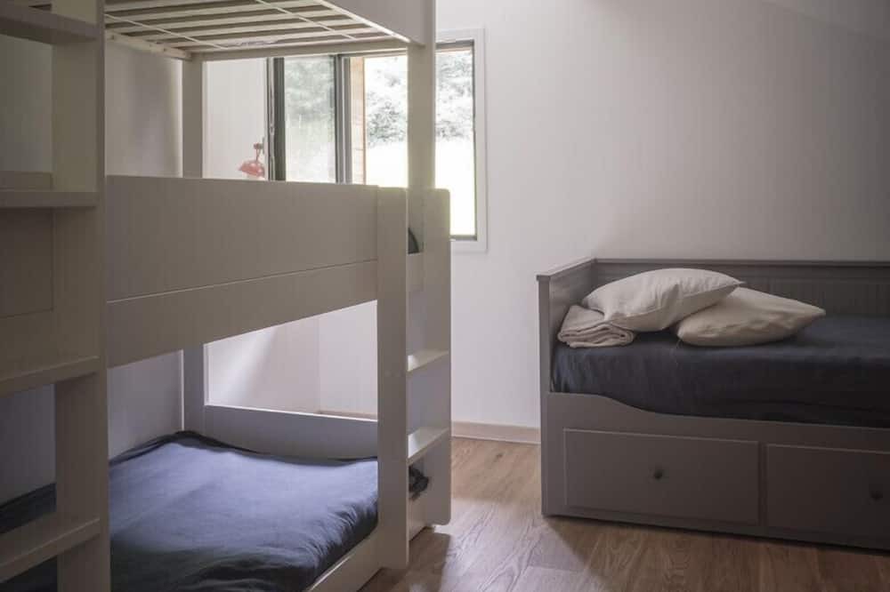 Photo of Others in Bredannaz