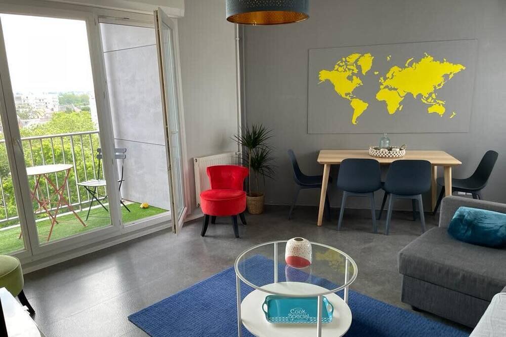 Photo of Livingroom in Saint-Jacques - Pirmil