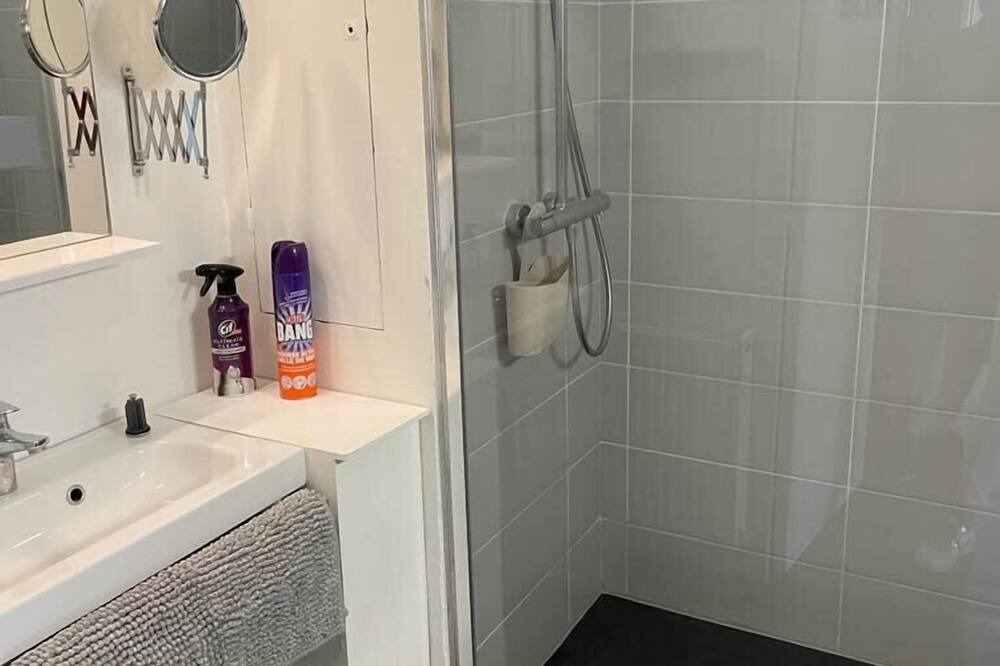 Photo of Bathroom in Saint-Jacques - Pirmil