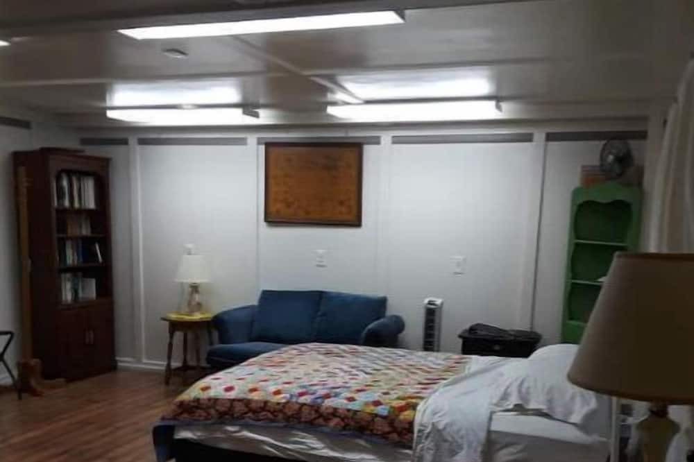 Photo of Bedroom in Warrensburg