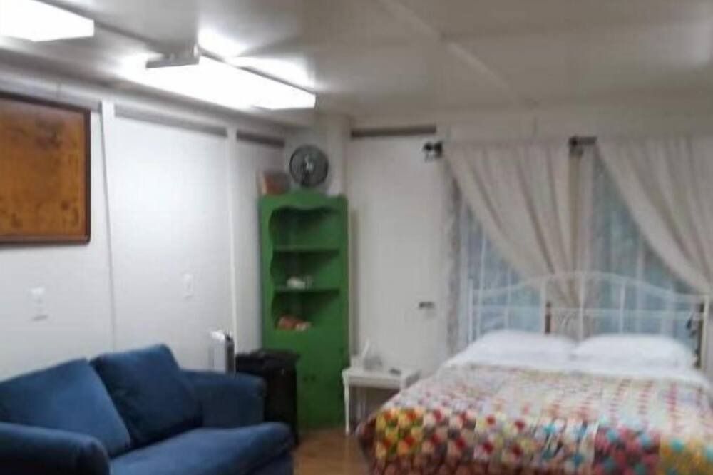 Photo of Bedroom in Warrensburg