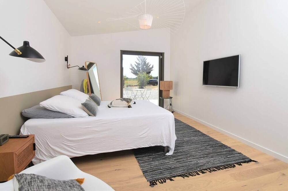 Photo of Bedroom in Saint-Laurent-d'Aigouze