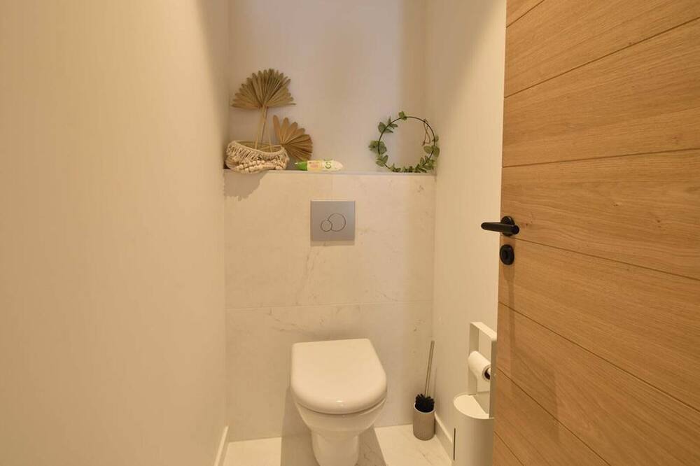 Photo of Bathroom in Saint-Laurent-d'Aigouze