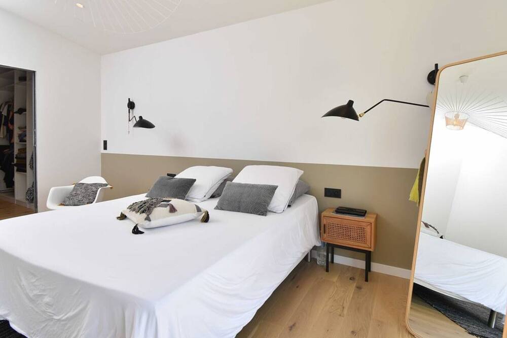 Photo of Bedroom in Saint-Laurent-d'Aigouze