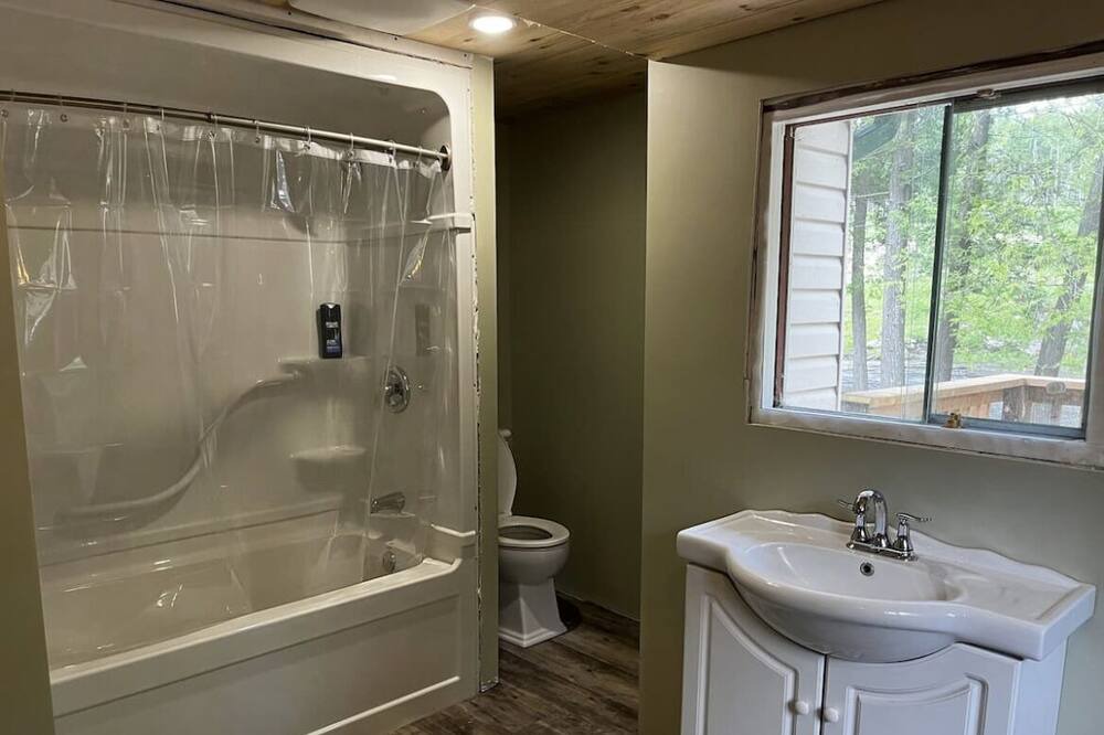 Photo of Bathroom in L'lle-du-College