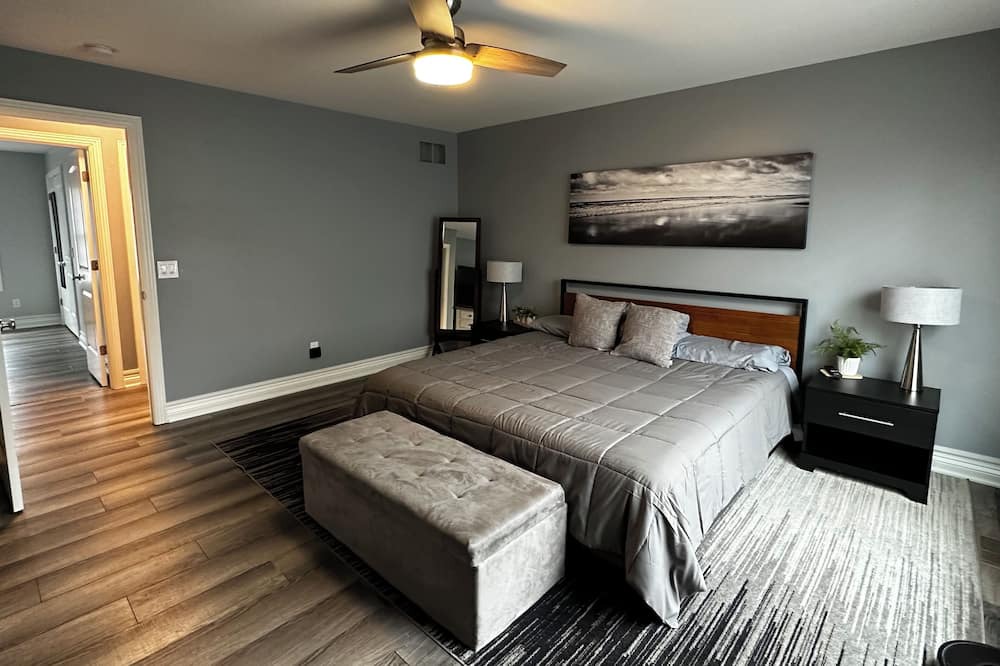 Photo of Bedroom in Leo-Cedarville