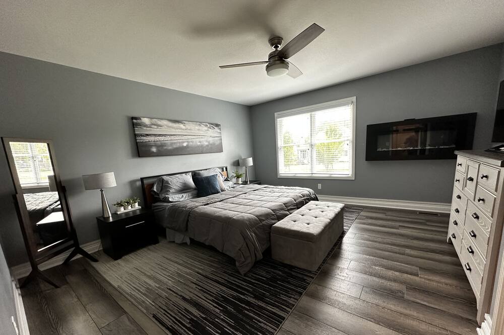 Photo of Bedroom in Leo-Cedarville