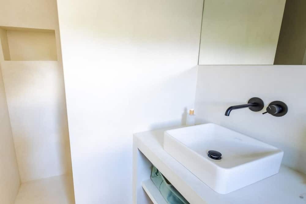 Photo of Bathroom in Les Portes-en-Re