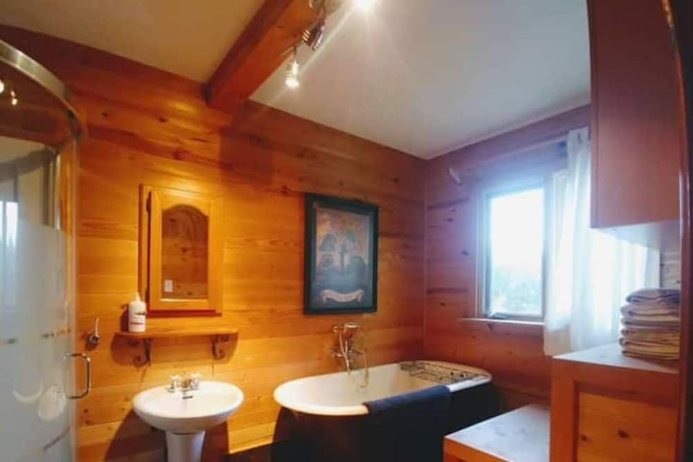 Photo of Bathroom in North Hatley