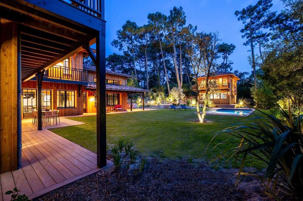 Photo of Others in Le Canon