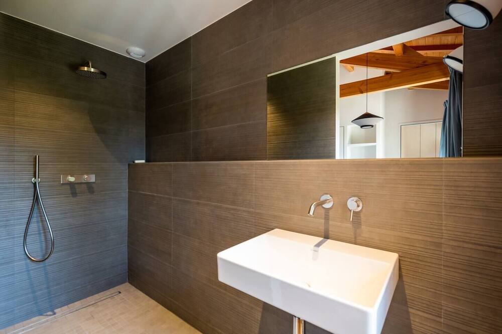 Photo of Bathroom in Le Canon