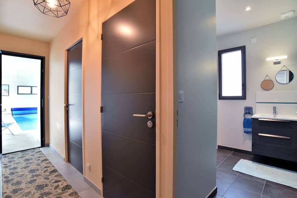 Photo of Bathroom in Le Vivier-sur-Mer