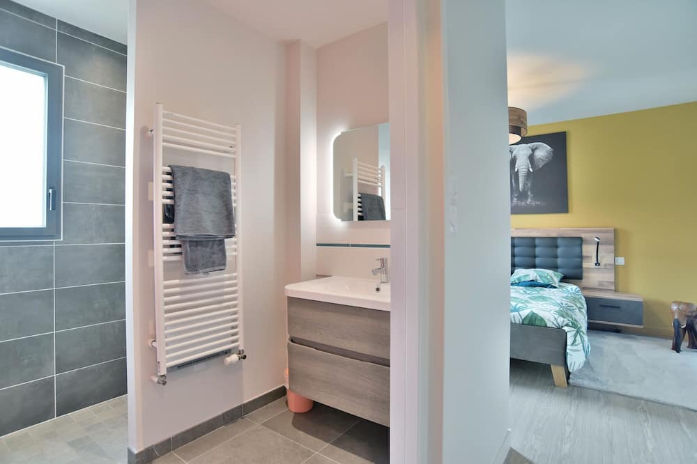 Photo of Bedroom in Le Vivier-sur-Mer