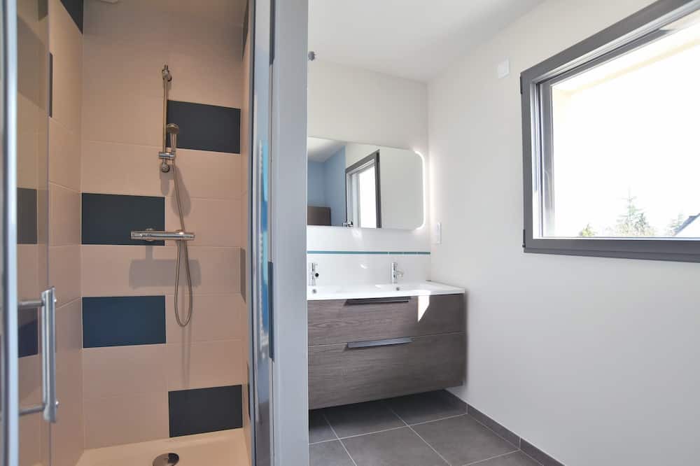 Photo of Bathroom in Le Vivier-sur-Mer