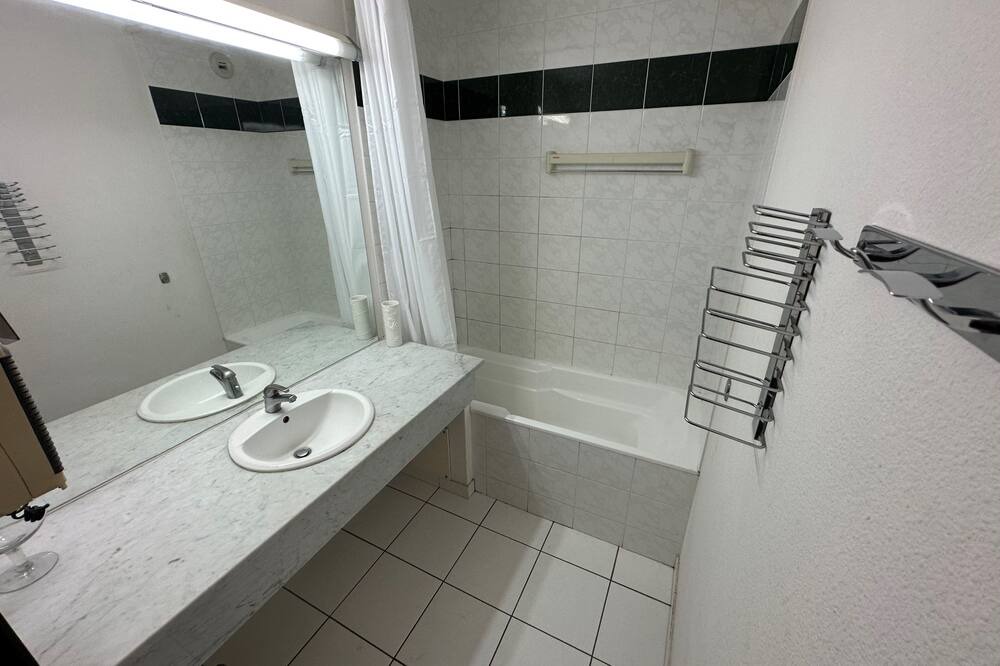 Photo of Bathroom in Le Pouliguen