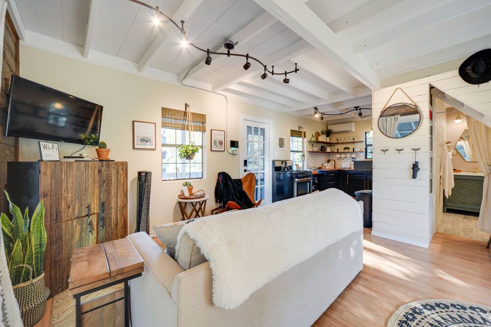 Photo of Livingroom in Spring Branch