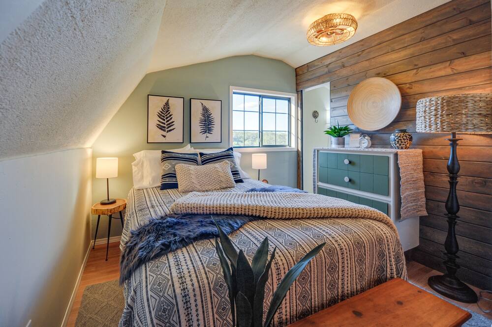 Photo of Bedroom in Spring Branch