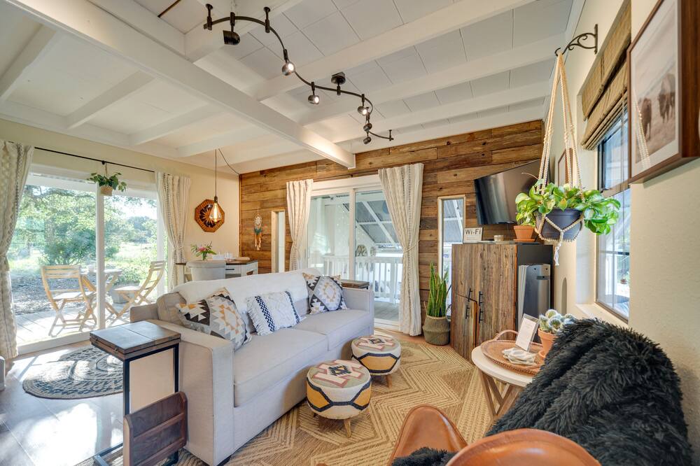 Photo of Livingroom in Spring Branch