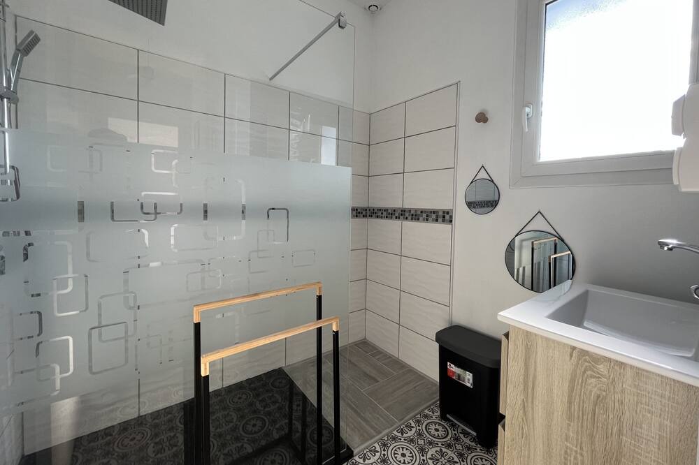 Photo of Bathroom in Marennes