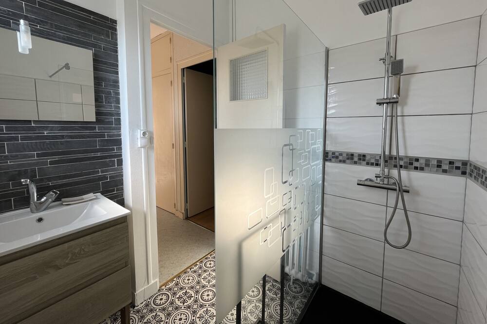 Photo of Bathroom in Marennes