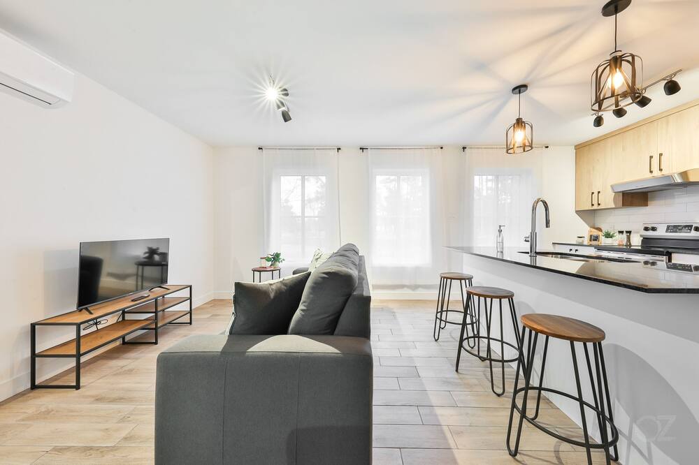 Photo of Livingroom in Sainte-Anne-des-Plaines