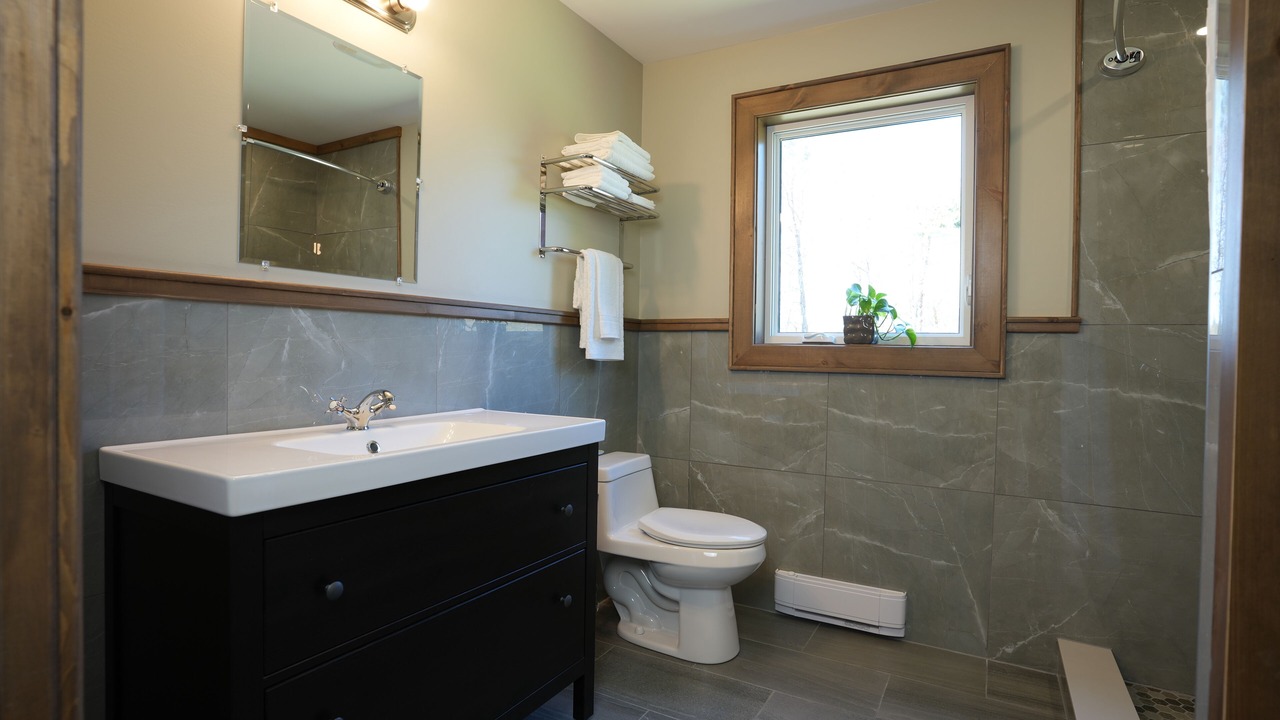 Photo of Bathroom in Algonquin Highlands