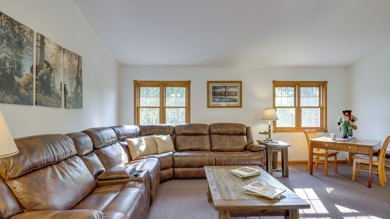 Photo of Livingroom in Backus