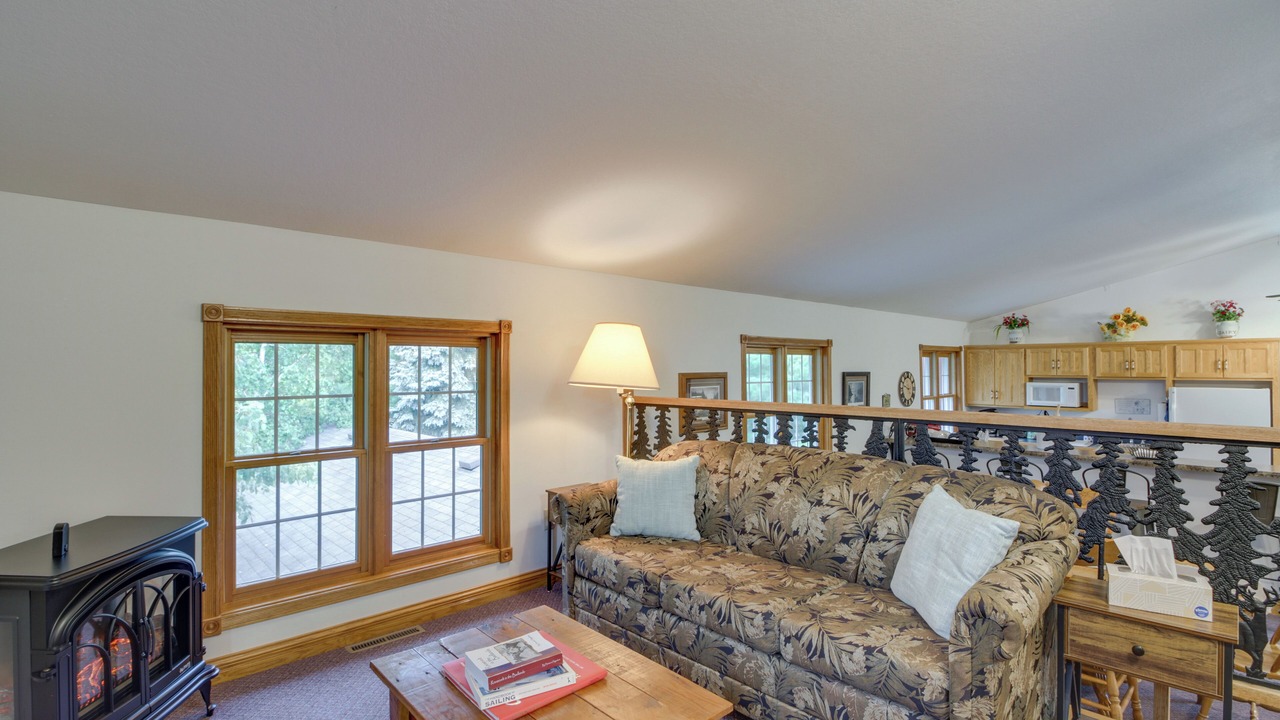 Photo of Livingroom in Backus