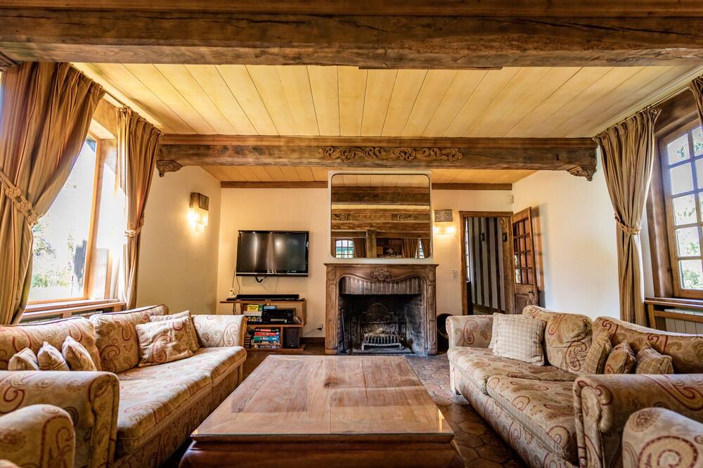 Photo of Livingroom in Saint-Gatien-des-Bois