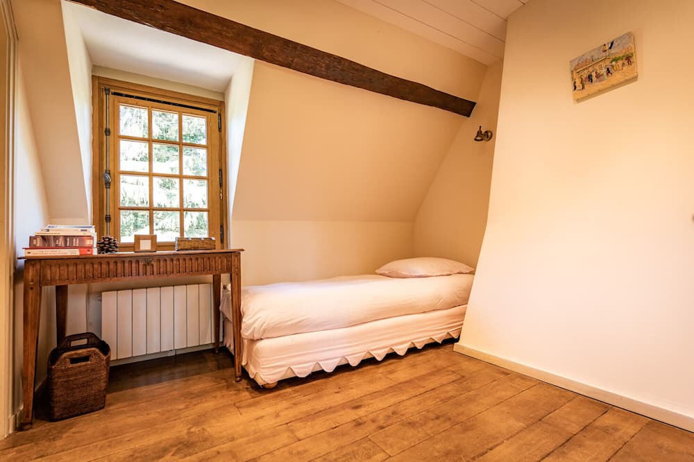 Photo of Bedroom in Saint-Gatien-des-Bois