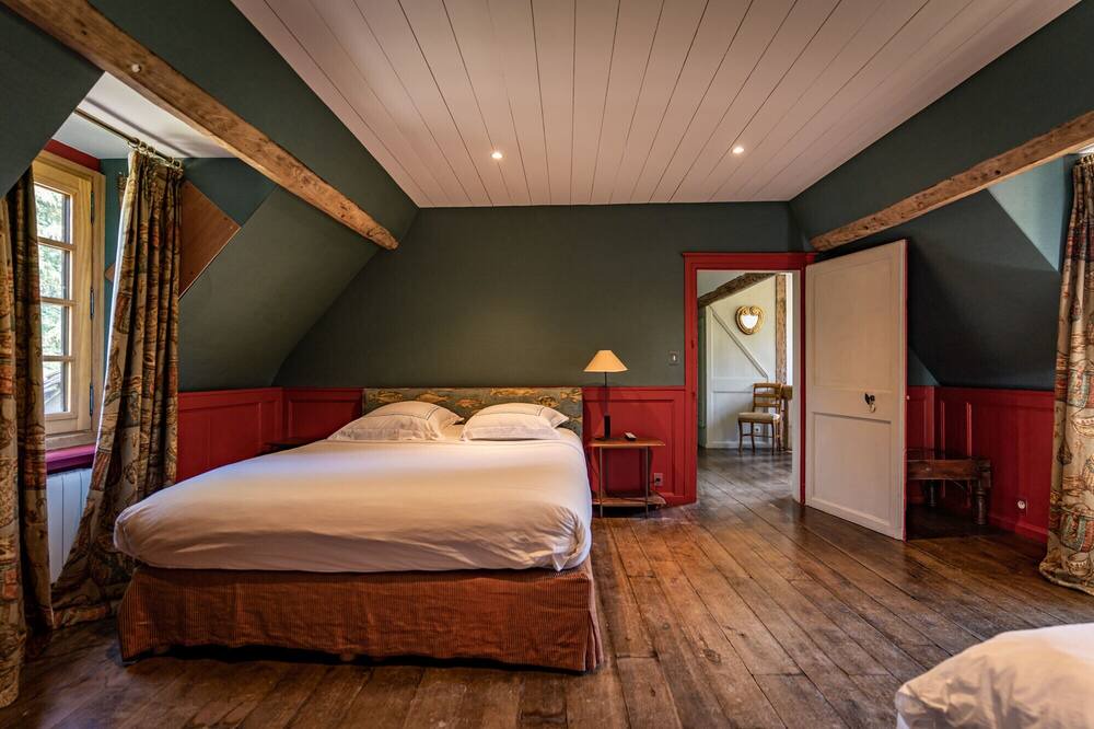 Photo of Bedroom in Saint-Gatien-des-Bois