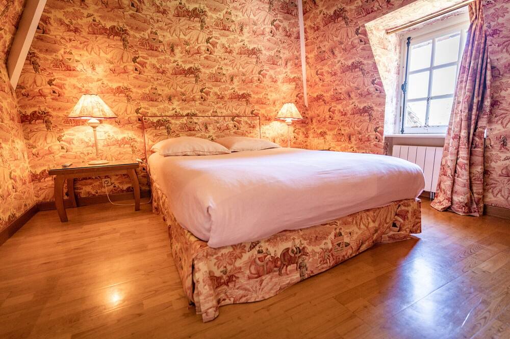 Photo of Bedroom in Saint-Gatien-des-Bois