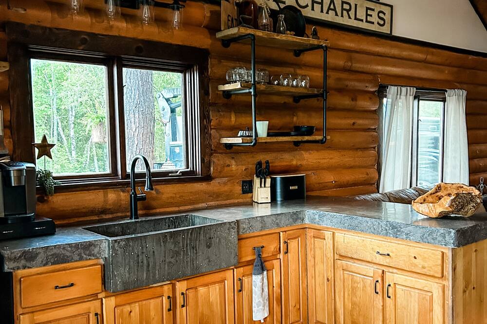 Photo of Kitchen in Colpoys Bay
