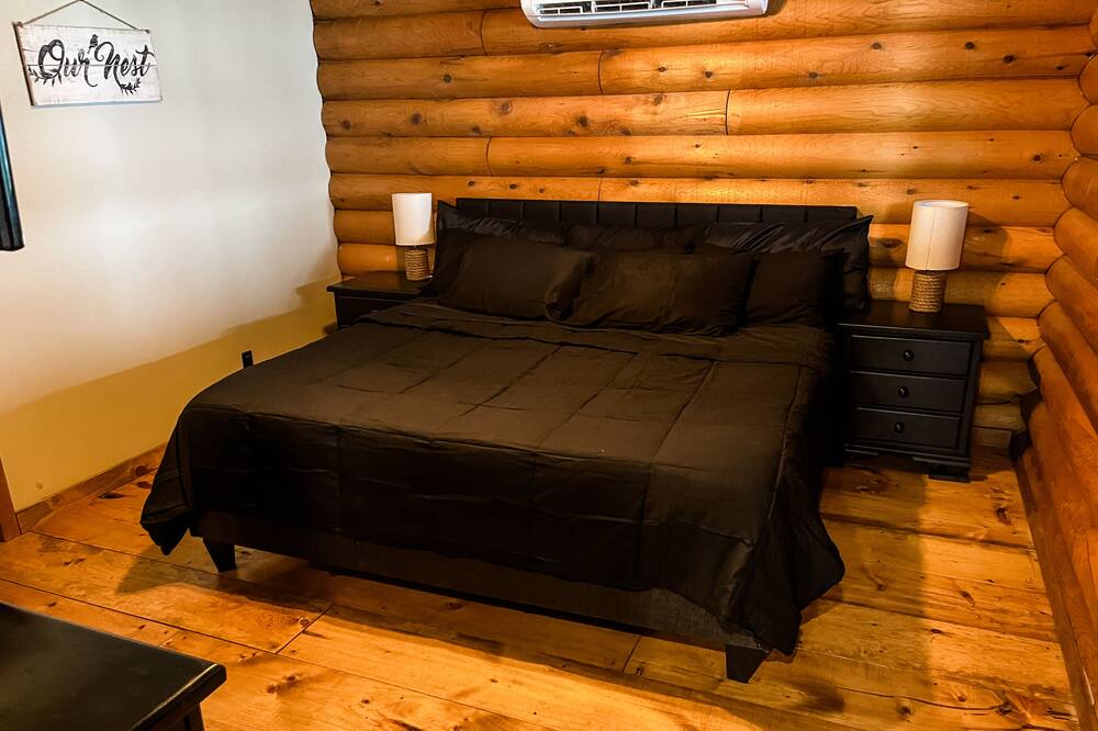 Photo of Livingroom in Colpoys Bay